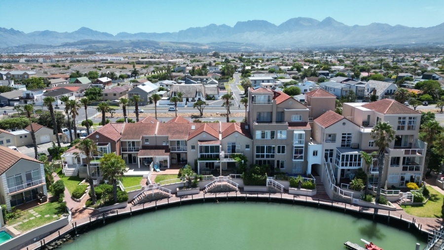 3 Bedroom Property for Sale in Harbour Island Western Cape